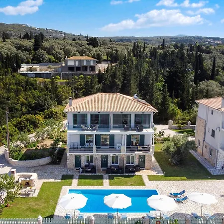 La Casa De Gkountis Tsoukaládhes